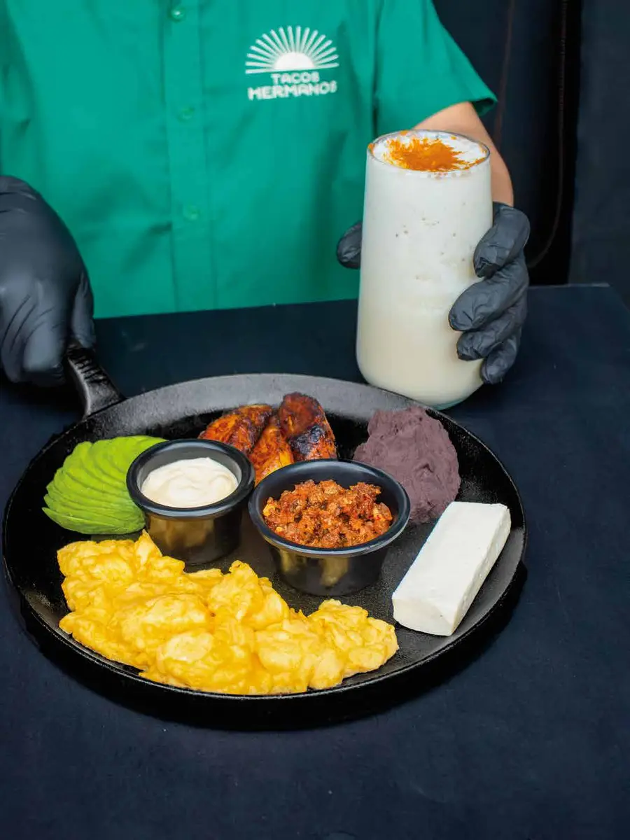 Súper Típico Hermano de Tacos Hermanos