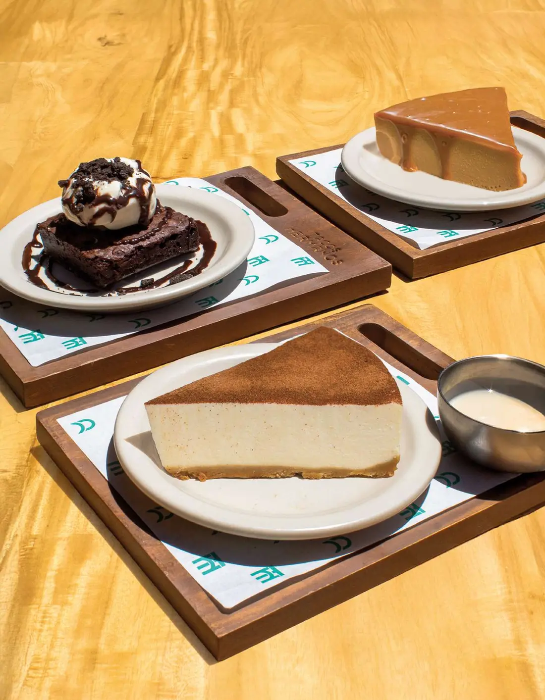Brownie, Flan de Cajeta, Arroz con Leche de Tacos Hermanos