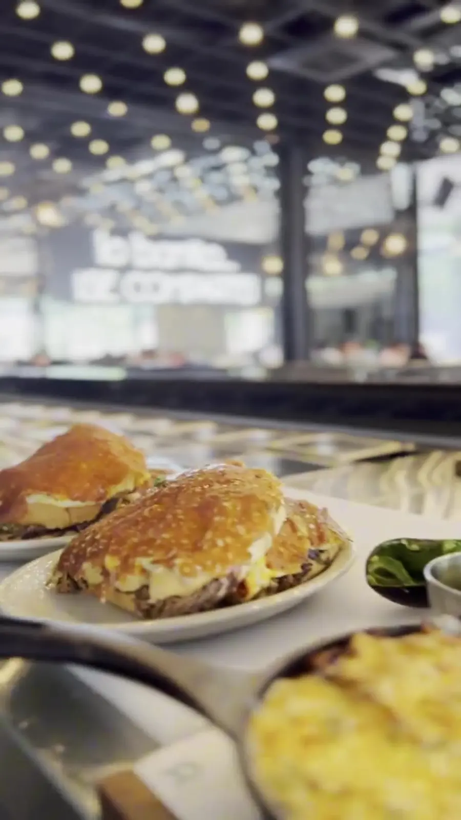 Video de apertura de Tacos Hermanos San Miguel